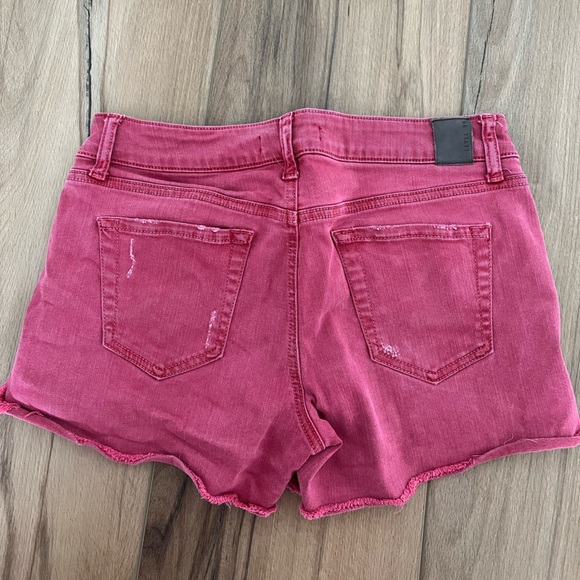 Level 99 Pink/Red Distressed Denim Shorts - Picture 4 of 6